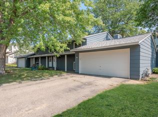7335 Bagpipe Blvd, Eden Prairie, MN 55346