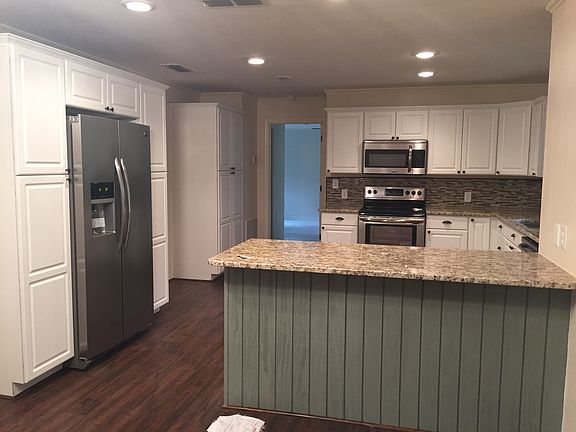 2nd image of 310 Lakeshore Dr