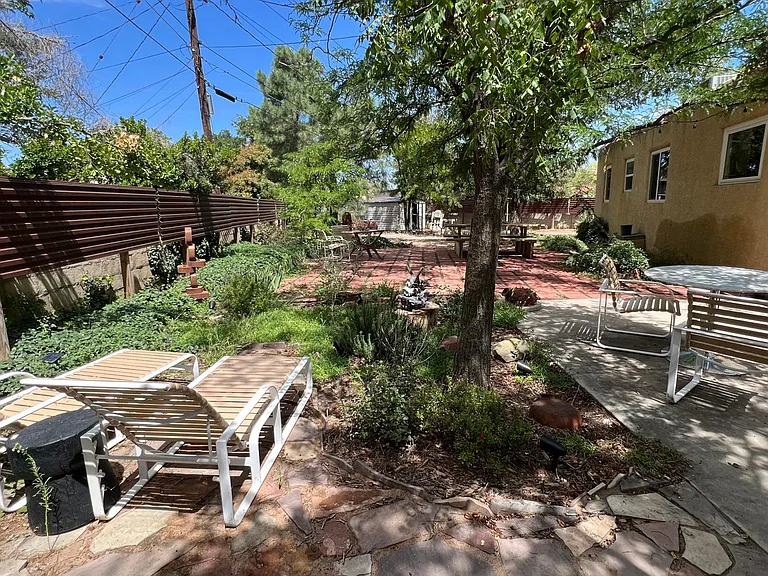1125 Dartmouth Dr NE — Photo 17