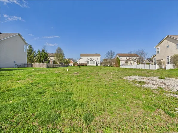 119 Springhouse Dr, Englewood, OH 45322