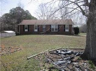 2720 Woodlawn Rd, Woodlawn, TN 37191