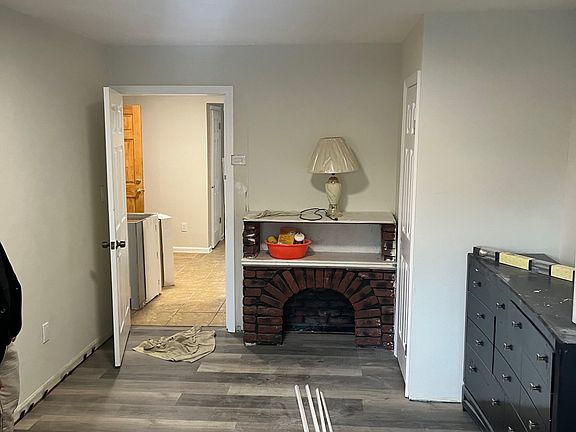 3rd image of 762-211 1st Ave