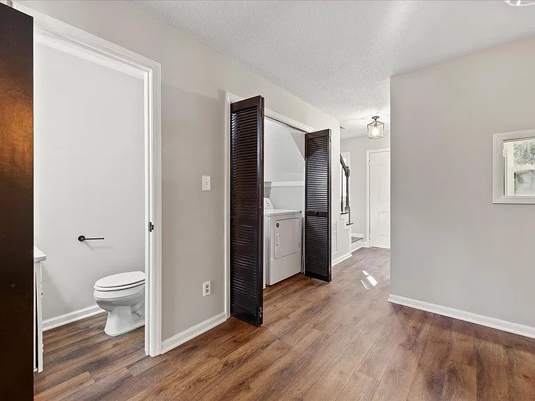 5508 Kaplan Dr — Photo 3