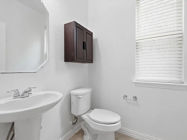 808 Bird Creek Dr — Photo 14