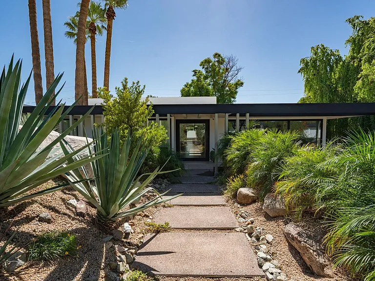 5311 E Mitchell Dr — Photo 30