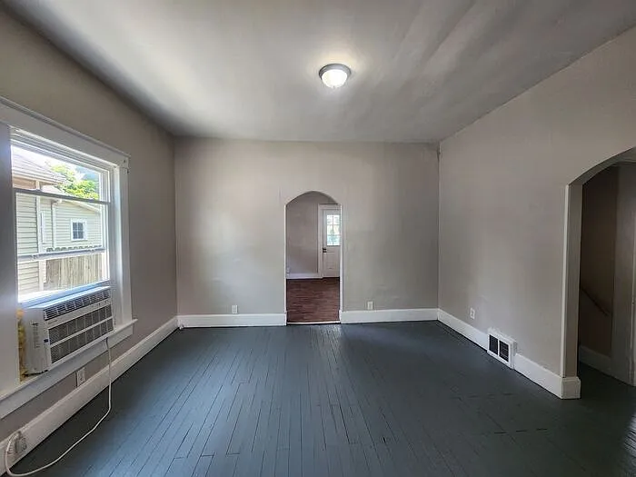 2639 Fenwood Ave — Photo 16