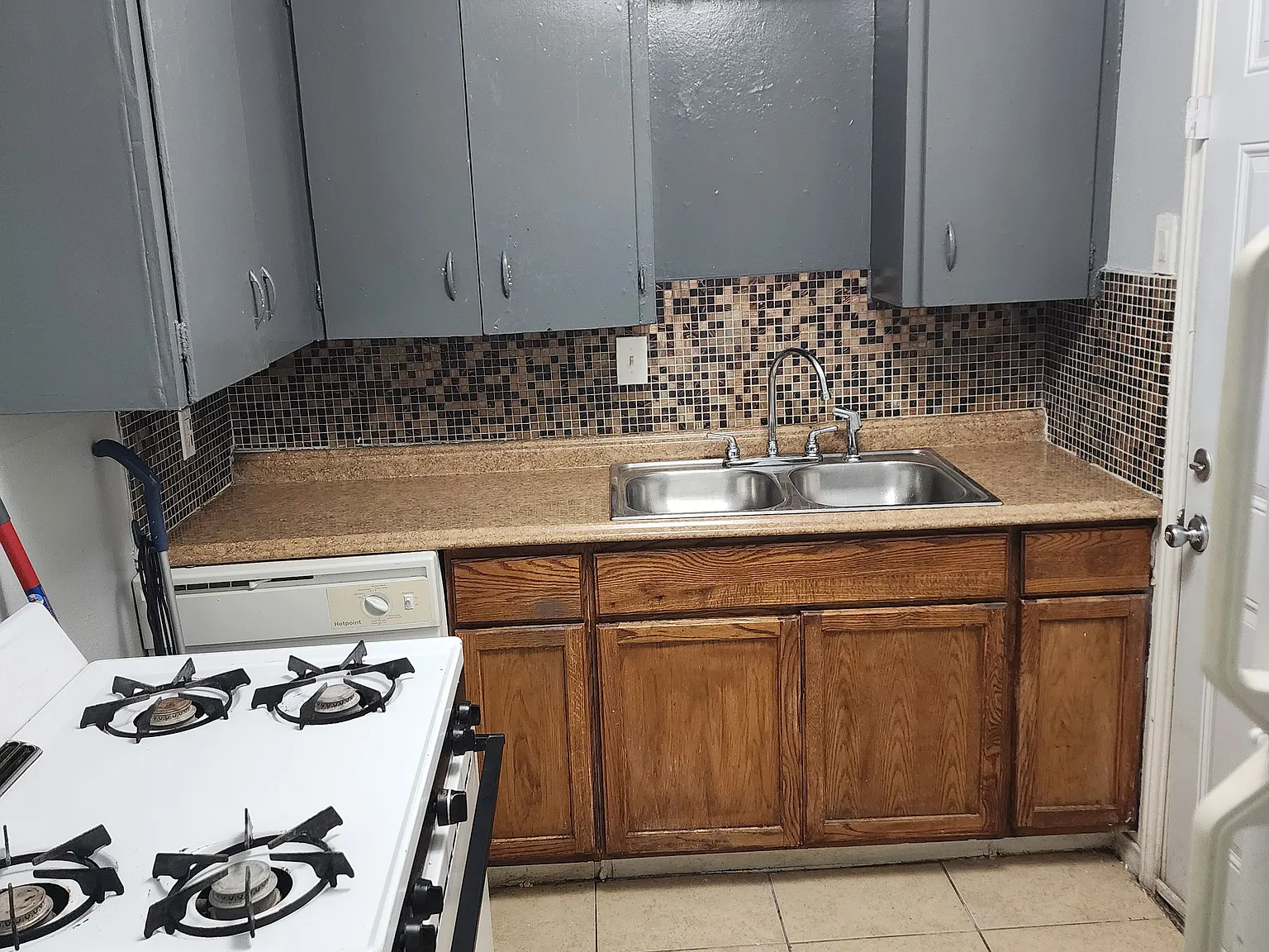 900 N Marsalis Ave — Photo 2