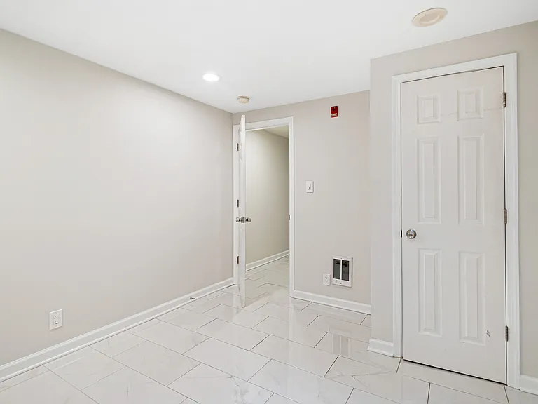 106 W Thompson St #2 — Photo 9