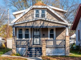 2714 W Fairmount Ave, Milwaukee, WI 53209