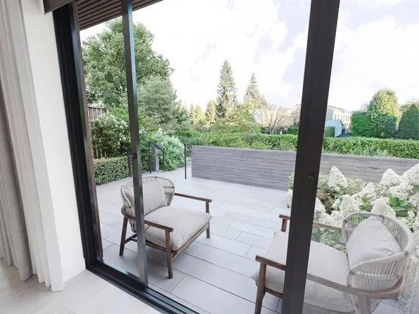4383 Willow St #823, Vancouver, BC V5Z 3R7