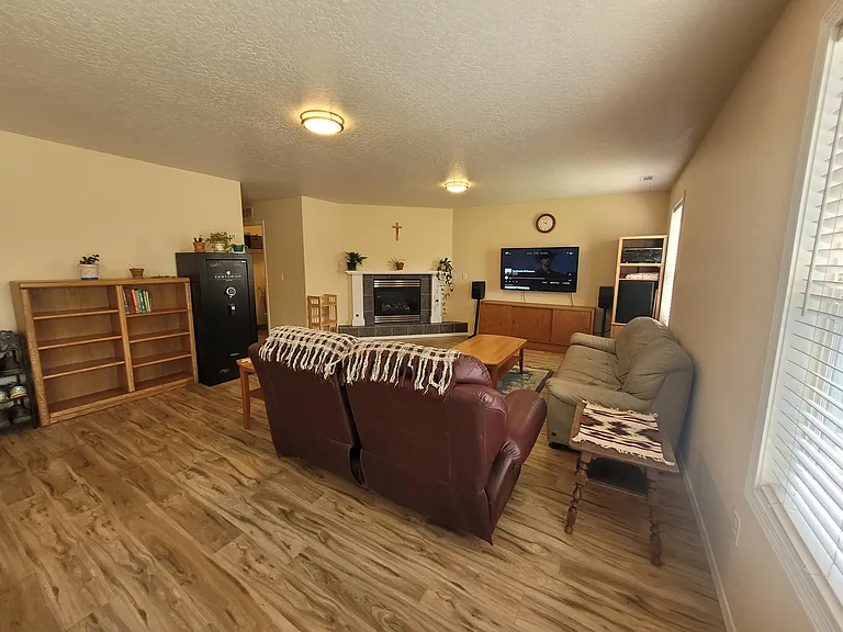 1655 E Fireside Dr — Photo 9