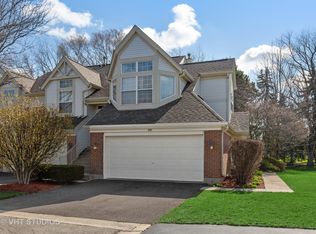 9 Ione Dr UNIT D, South Elgin, IL 60177