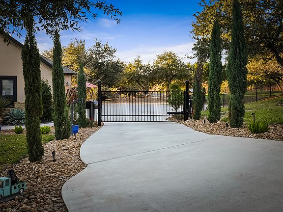 4th image of 5100 Diamante Dr