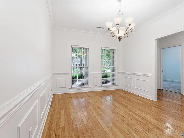 146 Paul Revere Dr — Photo 4