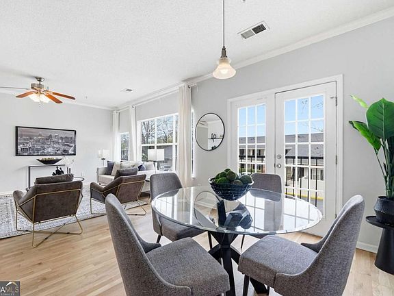 3rd image of 1150 Collier Rd NW #1R