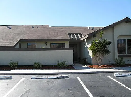 738 SW Claudia Ave