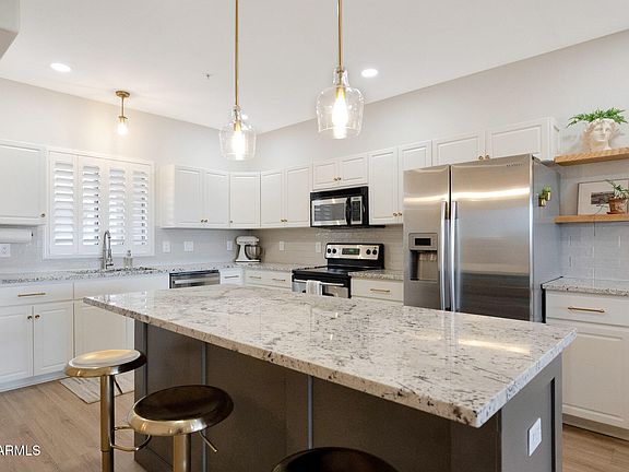 4th image of 920 E DEVONSHIRE Avenue #4004