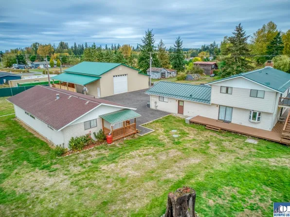 2808 W Edgewood Dr, Port Angeles, WA 98363