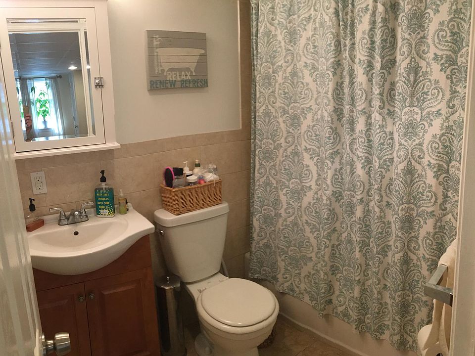 2nd image of 736 Dickens Ave