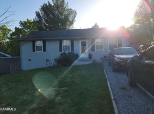 7409 Maverick Ln, Corryton, TN 37721