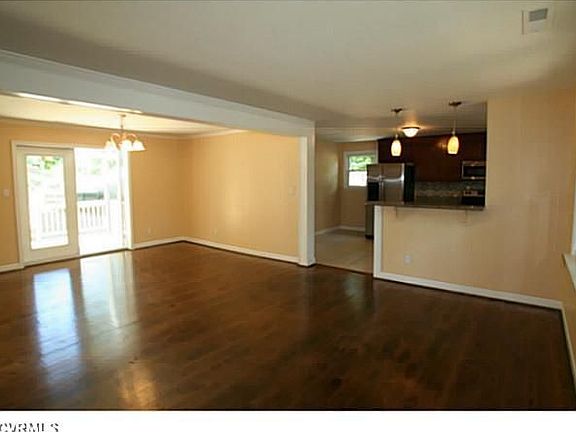 3rd image of 8360 Trout Ln