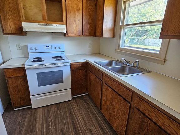 3rd image of 500 Henley St #2B-1BA
