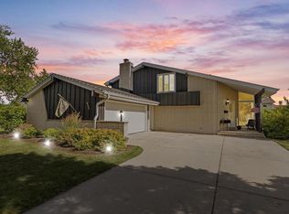 6120 Twin Oak Dr, Greendale, WI 53129