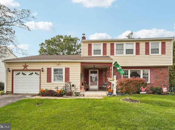 4270 Marianne Dr, Brookhaven, PA 19015