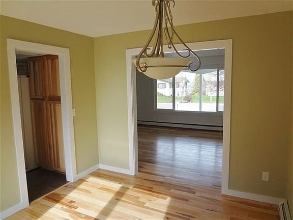 4th image of 642 W Artemos Dr