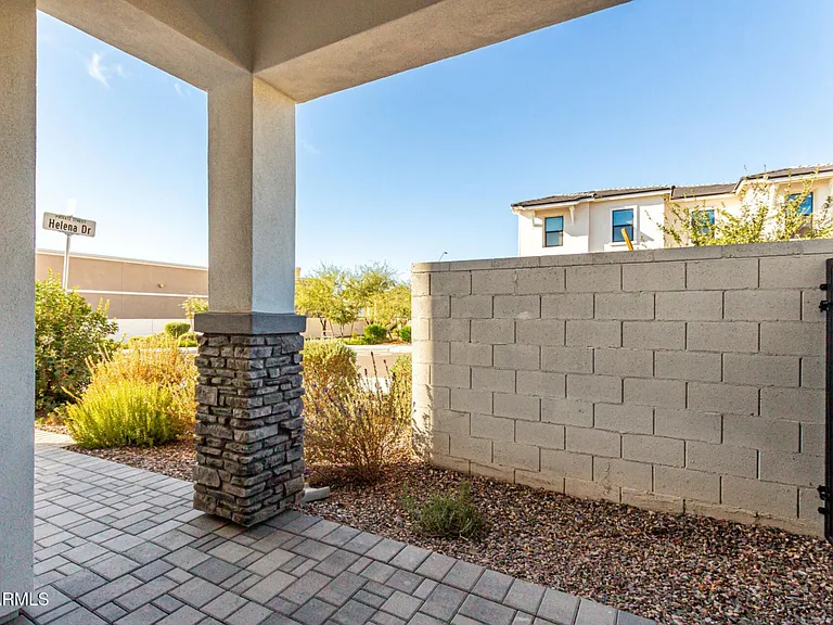 4810 E Helena Dr — Photo 4