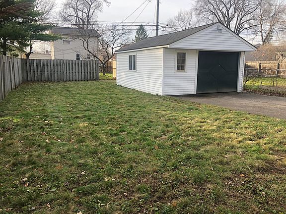 4th image of 27093 Townley St