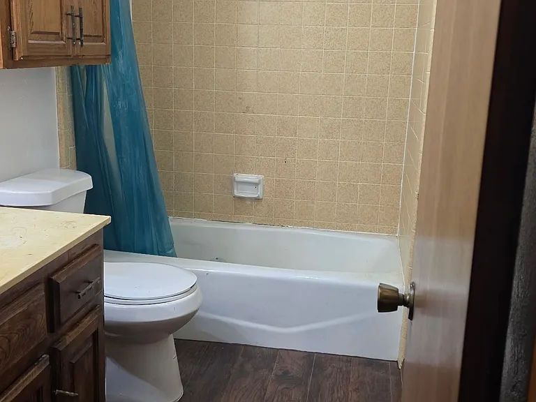 1145 Robin Hood Ln — Photo 36