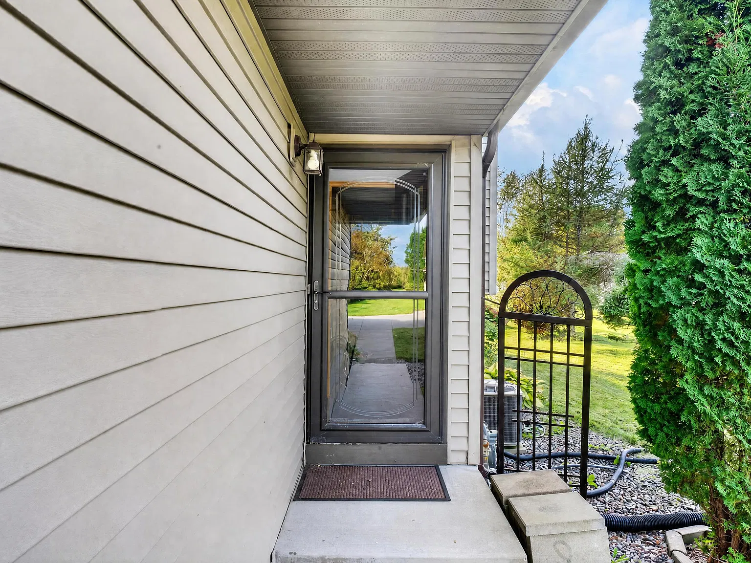 3 bed, 1530 sqft, $2,300 — Photo 4
