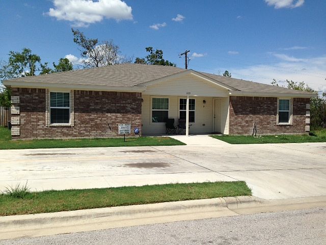 1st image of 103 Kings Ct #B