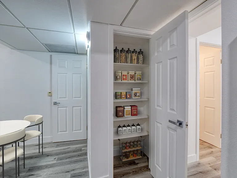301 North Alvarado Street — Photo 24