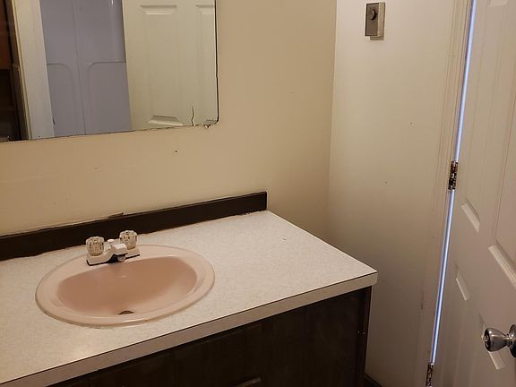 4th image of 149 Wood St APT 13