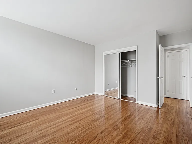 Willow Bend Apartments — Photo 8