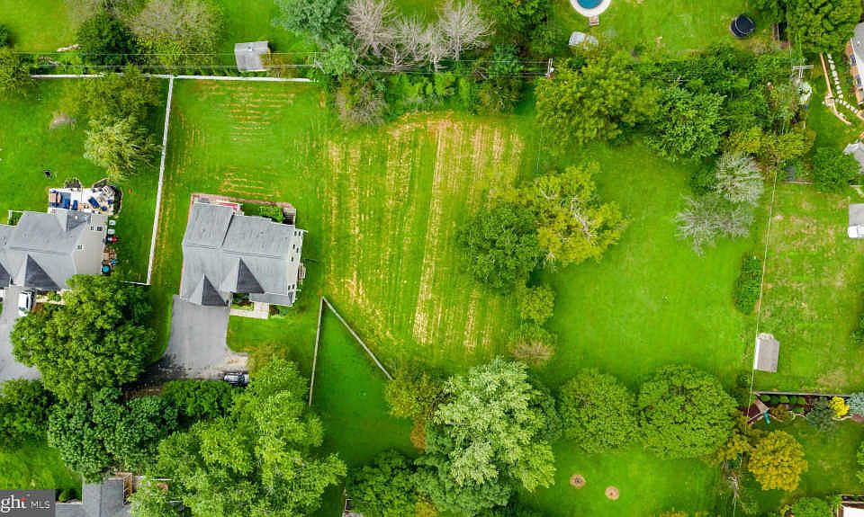 1st image of 4024 Saint Johns Ln