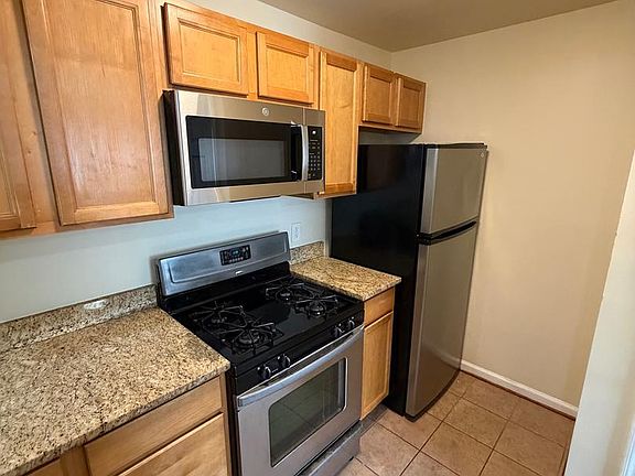 4th image of 7514 Hawthorne St APT 4