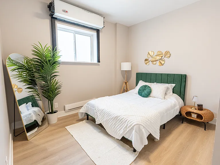 376 Richmond St #102 — Photo 1
