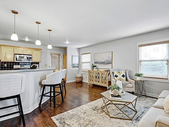 3rd image of 4536 Jefferson St APT 8B