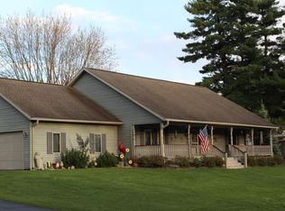 302 Clark St, Warren, IL 61087