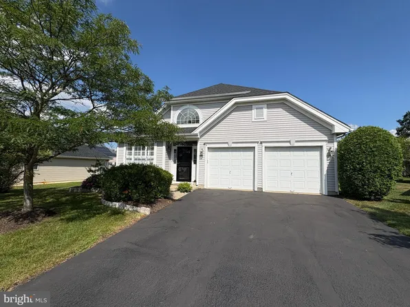 4 Arbor Ln, Bordentown, NJ 08505