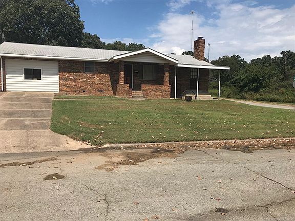 3rd image of 1201 Palmer Ln