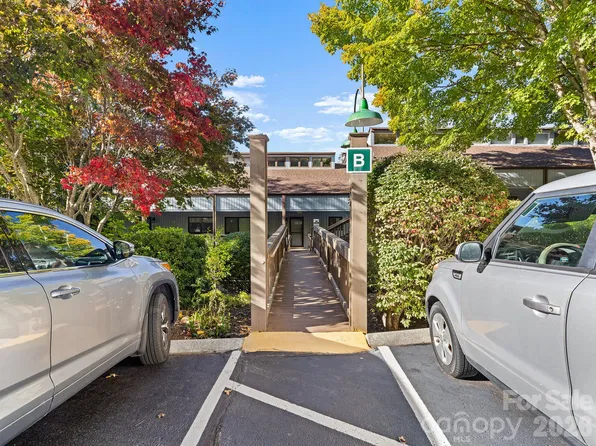 87 Willow Rd APT B5, Waynesville, NC 28786