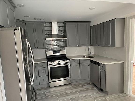 4th image of 182 2nd St
