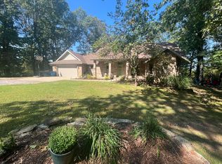 64 McKnelley Cir, Crane, MO 65633