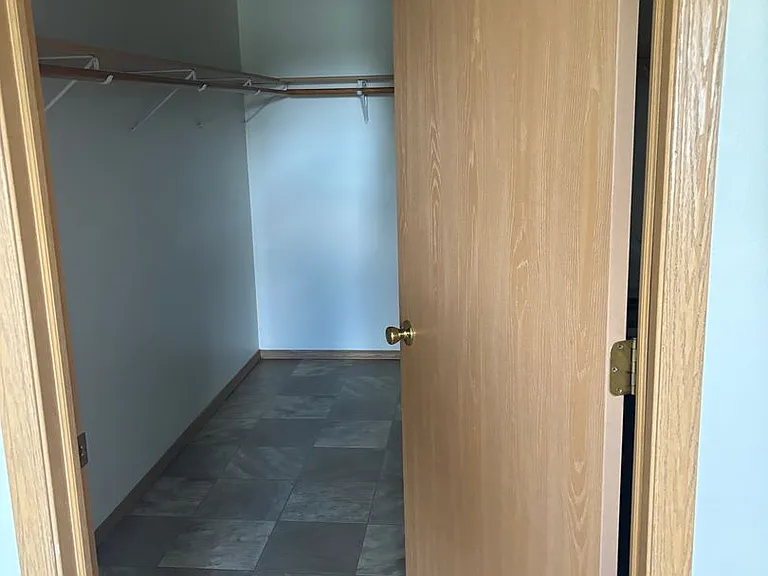 225 Tamarack Dr — Photo 9