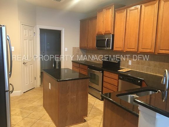 4th image of 2983 Sicily Way