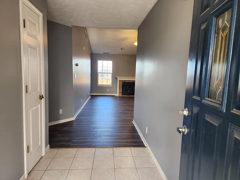 204 Ariel Ct — Photo 2